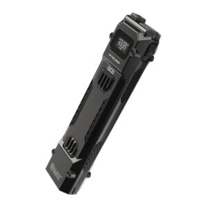 Nitecore EDC29, linterna EDC plana negra con la pantalla OLED mostrando LUMIN SHIELD 6500 lm
