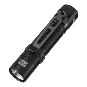 Linterna EDC recargable Nitecore EDC31 negra con clip, vista en diagonal