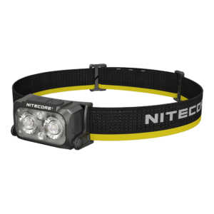 Frontal Nitecore NU25 MCT en vista de tres cuartos con el logotipo NITECORE en la cinta