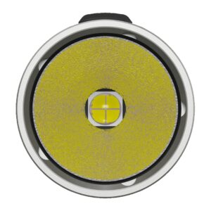 Cabezal de la Nitecore EC4SW visto de frente, con el LED en el centro del reflector