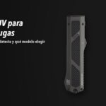 Linternas Nitecore EDC17 EU, P20iUV sobre fondo oscuro