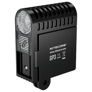 Nitecore GP3 con el difusor deslizante subido, cubriendo el LED, y la placa con el grabado GP3